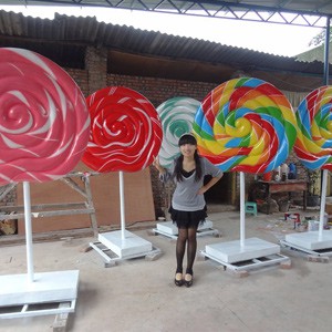 Скульптура з льодяником